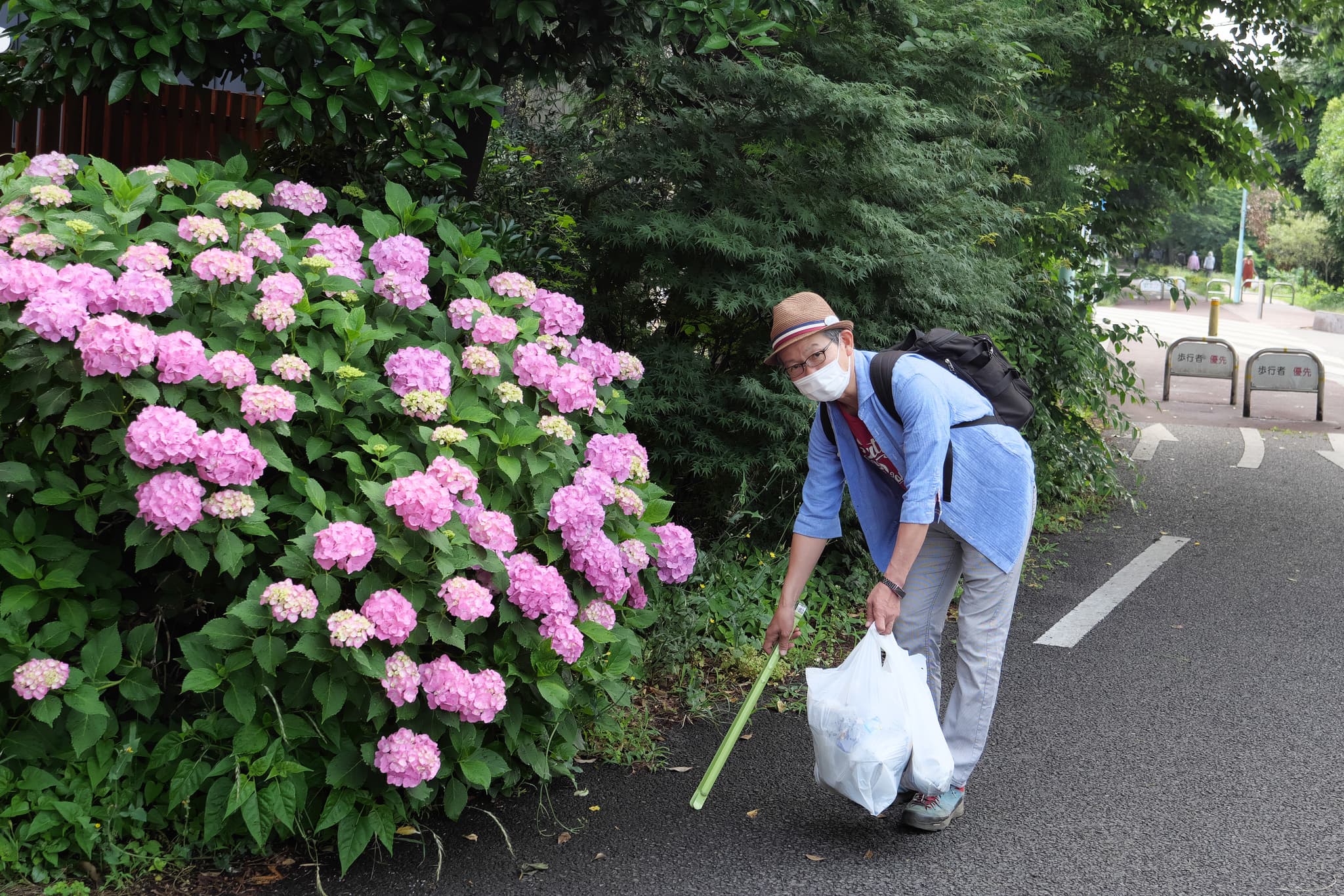 街のお掃除ボランティアをサポート